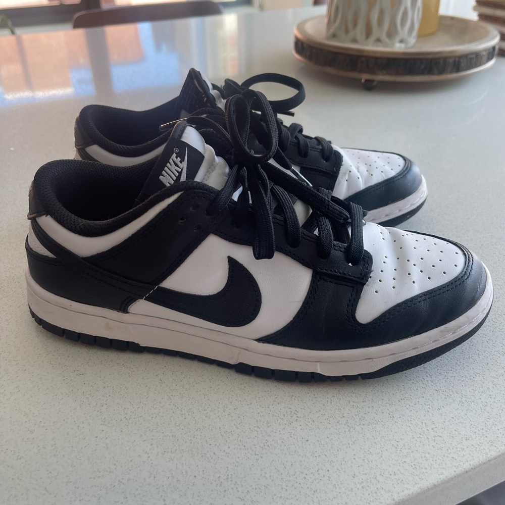 🐼 Nike Dunk Lows in Black!! Beautiful!! Trendy!! 🐼